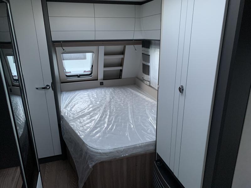 Hobby Excellent Edition 460 UFE Model 2025  foto: 2