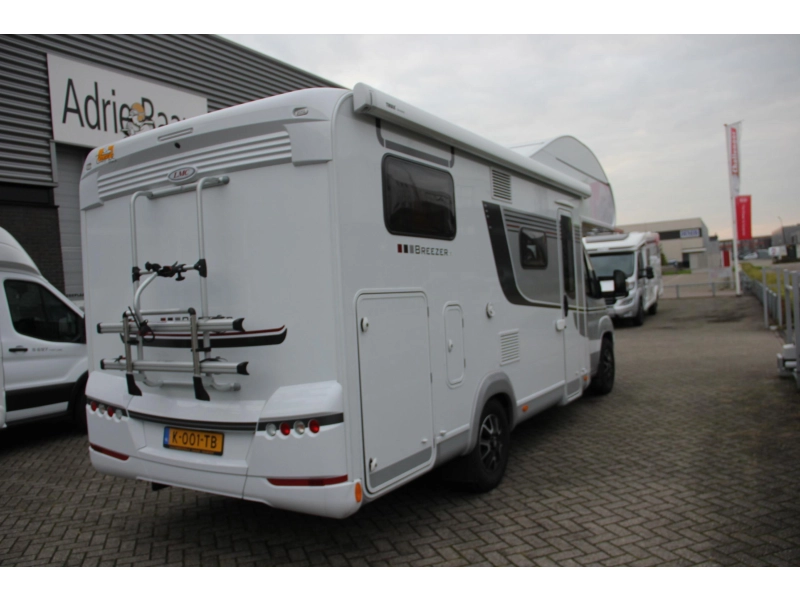 LMC Breezer 6 Pers/ Automaat  foto: 2