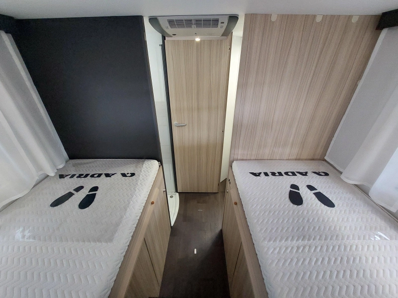 Sun Living S 75 SL Fiat /Lengtebedden/AIRCO  foto: 17