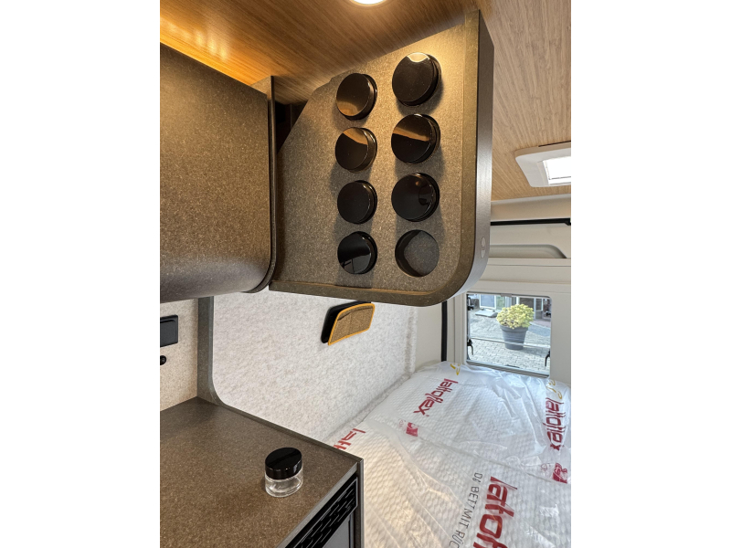 Hymer Redwood 601 Explorer - Automaat  foto: 12