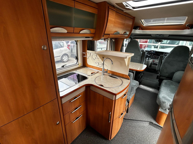 Hymer 2.5DCI 120PK TR655GT Automaat,Topindeling,Vastbed,Airco Elekpakket,Navi,Achteruitrijcamera foto: 12