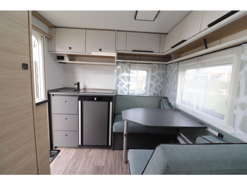 Fendt Apero Activ 390 FH Model 2026 - 713  foto: 18