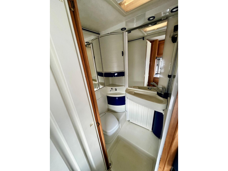 Hymer B524 Panel solar portabicicletas foto: 15