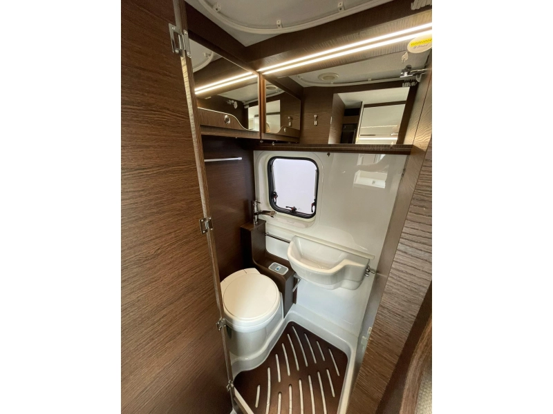 Karmann Davis 620 Single Beds Automatic photo: 12