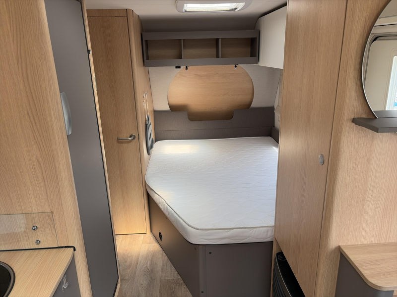 LMC Tandero 480 D New Edition/Voortent  foto: 2