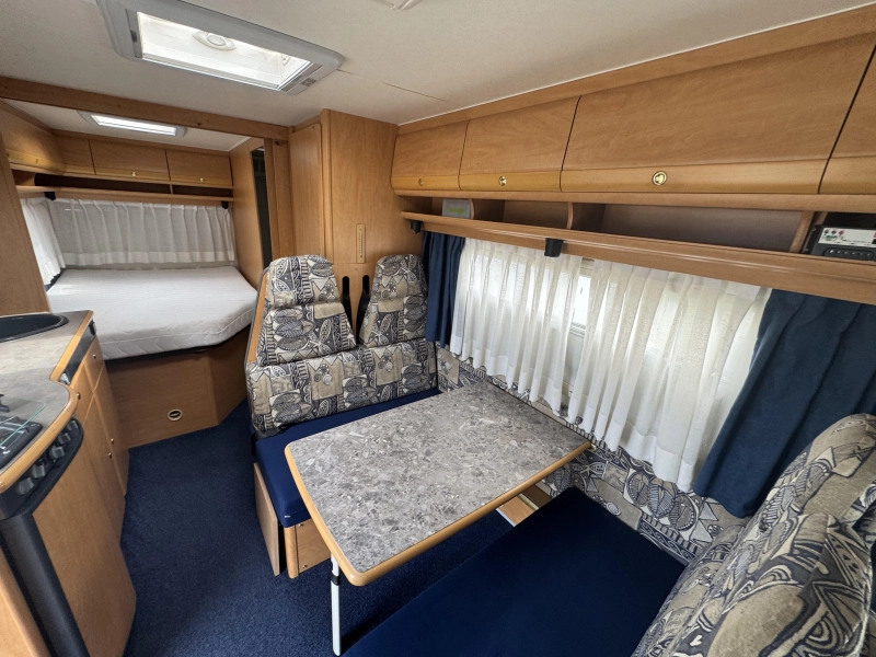 Dethleffs Globetrotter Cama francesa Aire acondicionado dinette foto: 14