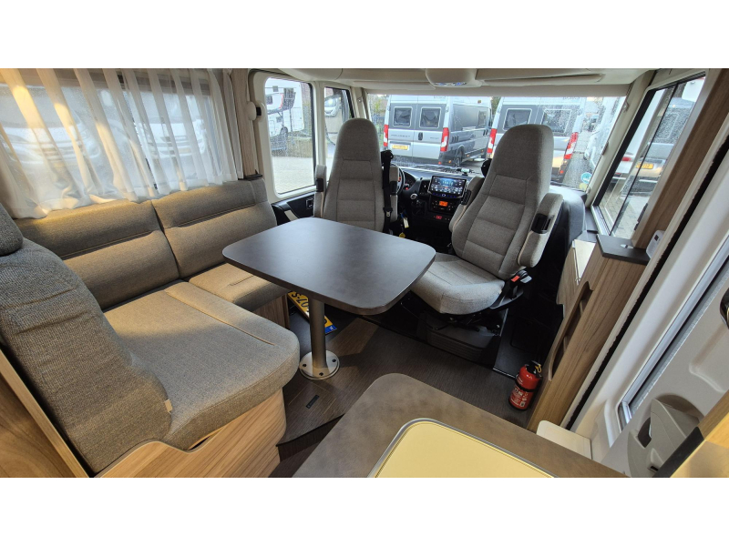 Hymer Exsis-I 588 EX Euro 6 / Lengtebedden  foto: 10