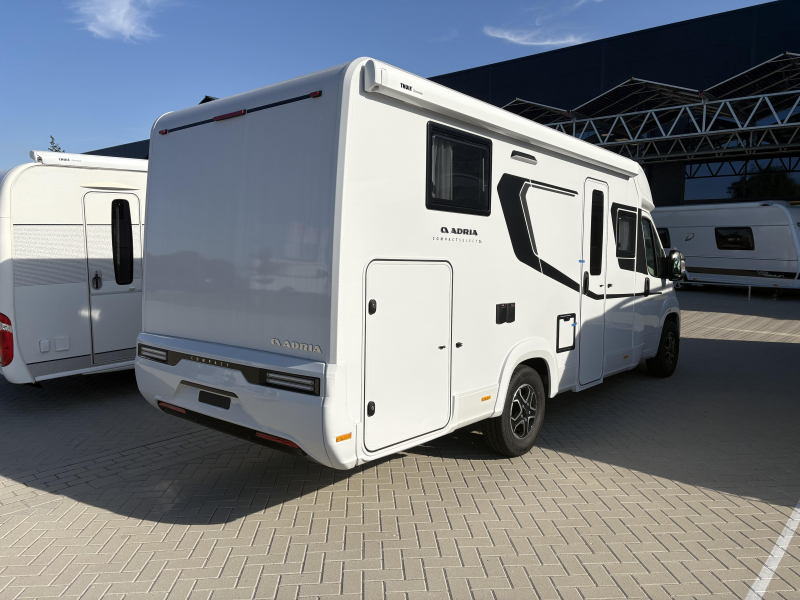 Adria Compact Select DL autom&aacute;tico / cama longitudinal foto: 2