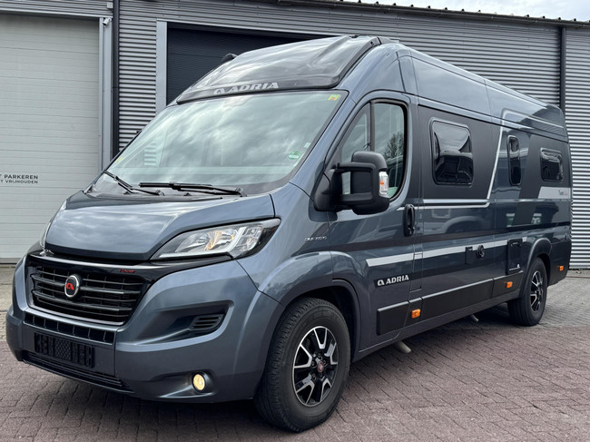 Adria Twin Supreme 640 SLB 9T Automatic - Lengthwise beds