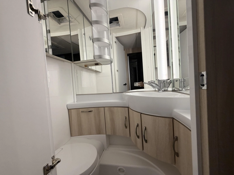 Hobby De Luxe 540 UL single beds / mover photo: 1