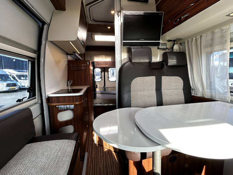 Adria Twin 640 SHX Dwarsbed/unieke indeling  foto: 7