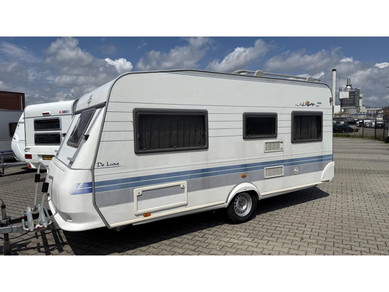 Hobby De luxe Easy 460 UFE cama francesa asiento redondo inodoro foto: 15