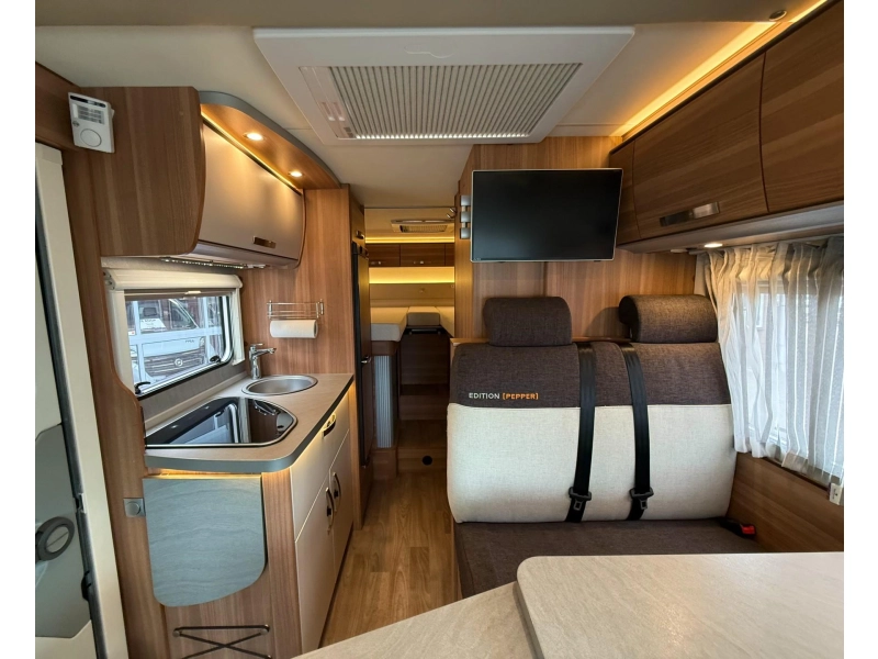 Weinsberg CaraCompact Pepper 600 MEG NL camper ( NAP ) van 1-s  foto: 5