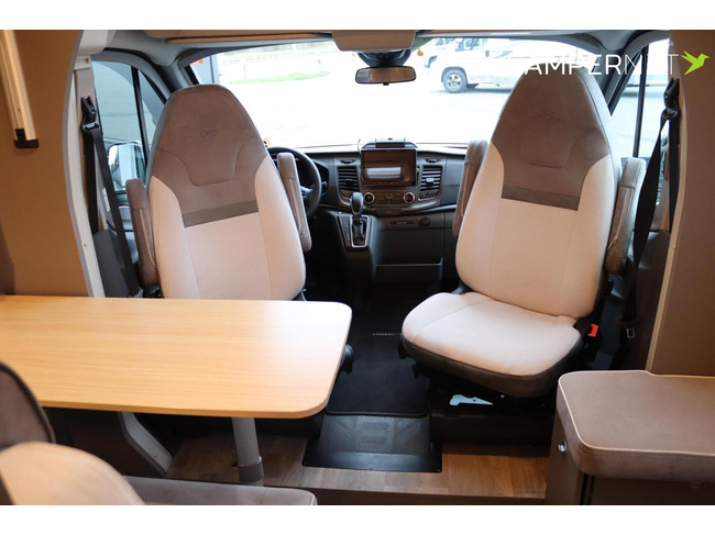 Camping-car LMC Tourer Lift H664 170 ch Automatique | Lits longs | Lit relevable | Chauffage diesel | Grand garage | Porte-vélos | Système multimédia | Photo : 8