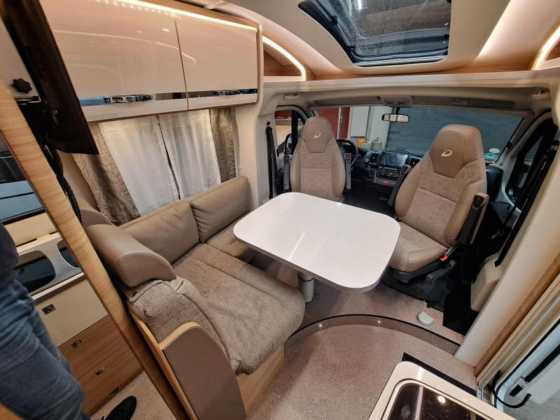 Dethleffs Globebus T 6 Sch&ouml;n kompakt + Kleiderschrank Foto: 3