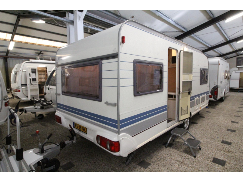 Hobby Excellent 495 UB Mover, toldo Thule, bater&iacute;a foto: 21