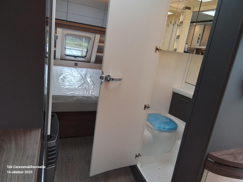 Hobby Excellent Edition 540 UFF con cama queen foto: 11