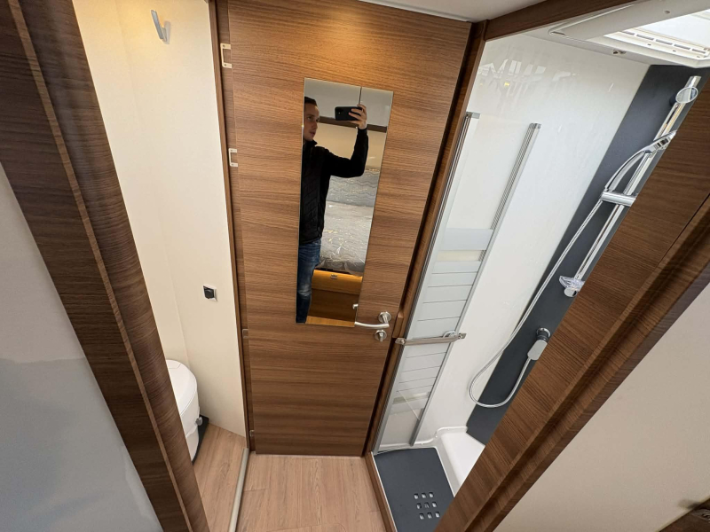 Rapido 696 FF SEHR KOMPLETT Foto: 11