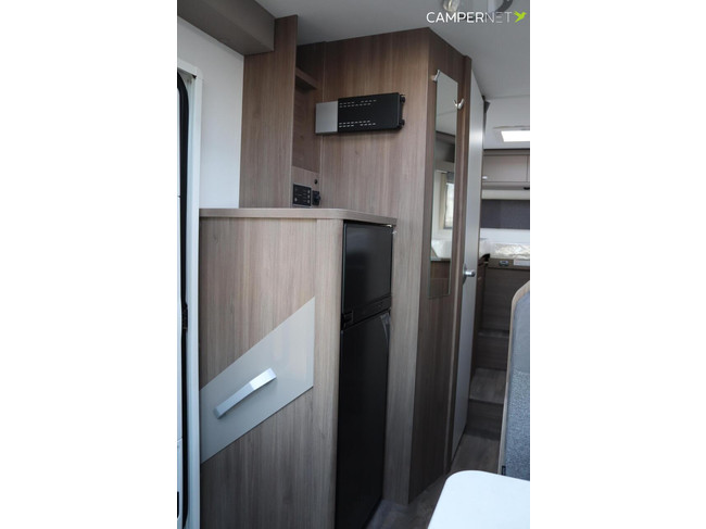 Carado T338 155hp Automatic | Edition Model | Alloy wheels | Awning | Single beds | photo: 9
