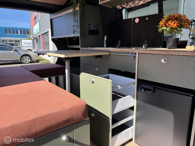 Volkswagen T6 2019 Nevada L1H1 zweifarbig Foto: 13