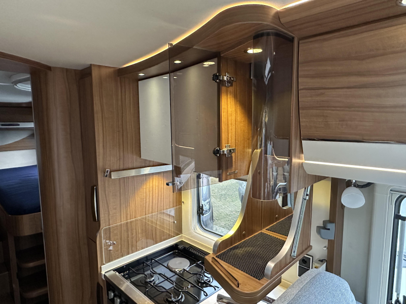 Hymer B 704 PL 3.0 M-JET 180 PK AUTOMAAT  foto: 12