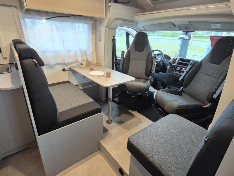 LMC Tracer 690EL 140CV AUTOMATIQUE photo : 5