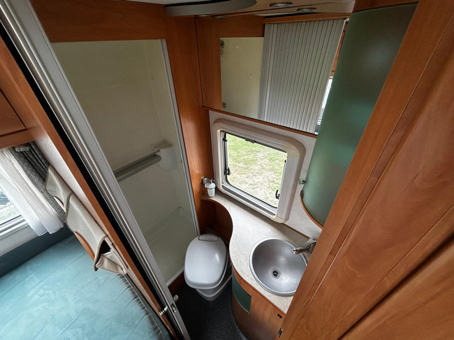 Hymer 2.5DCI 120PK TR655GT Automaat,Topindeling,Vastbed,Airco Elekpakket,Navi,Achteruitrijcamera foto: 17