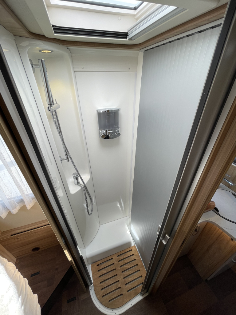 Hymer T698 CL CAMPER QUEENSBED+HEFBED EURO6 XXL GARAGE foto: 9