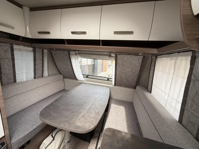 Knaus Sport Silver Selection 400 LK Stapelbed | Zeer Compleet  foto: 5