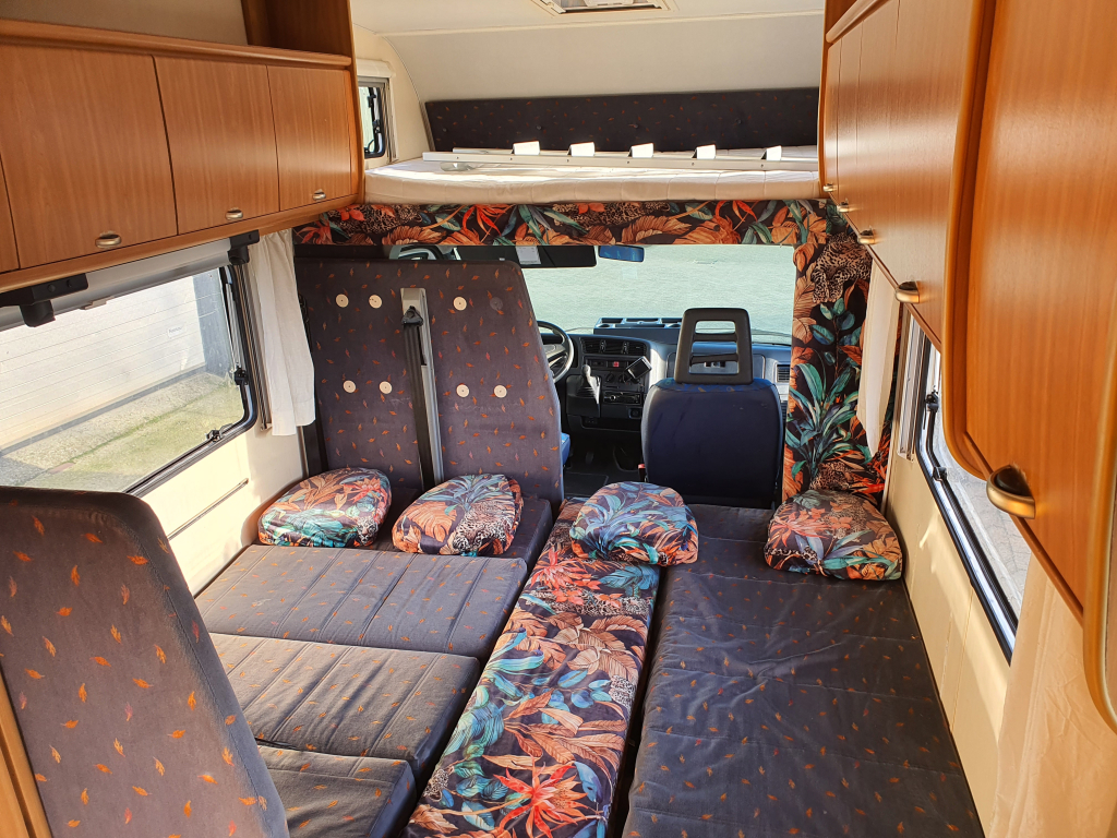 Fiat Ducato 2.8 tdi Bürstner 2 zonnepanelen 6 zitplaatsen foto: 17