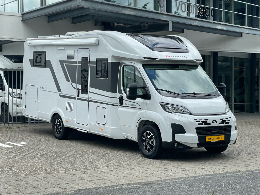 Adria MATRIX PLUS 670 DC QUEENSBED+HEFBED 2025! foto: 4