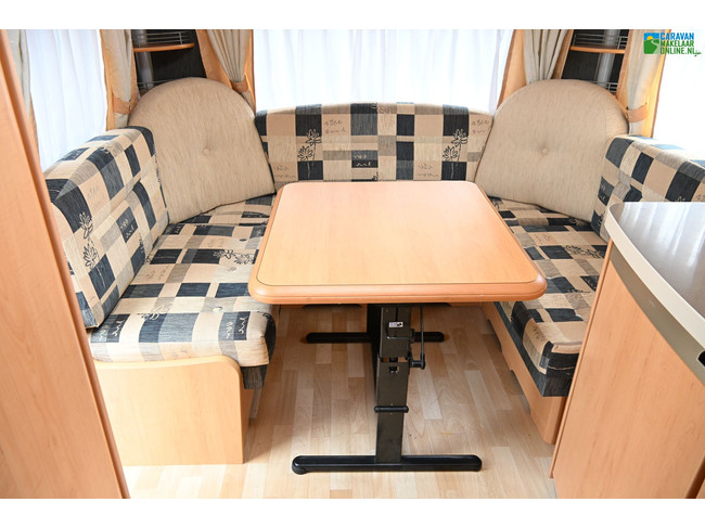 Hobby De Luxe 460UFe photo: 4