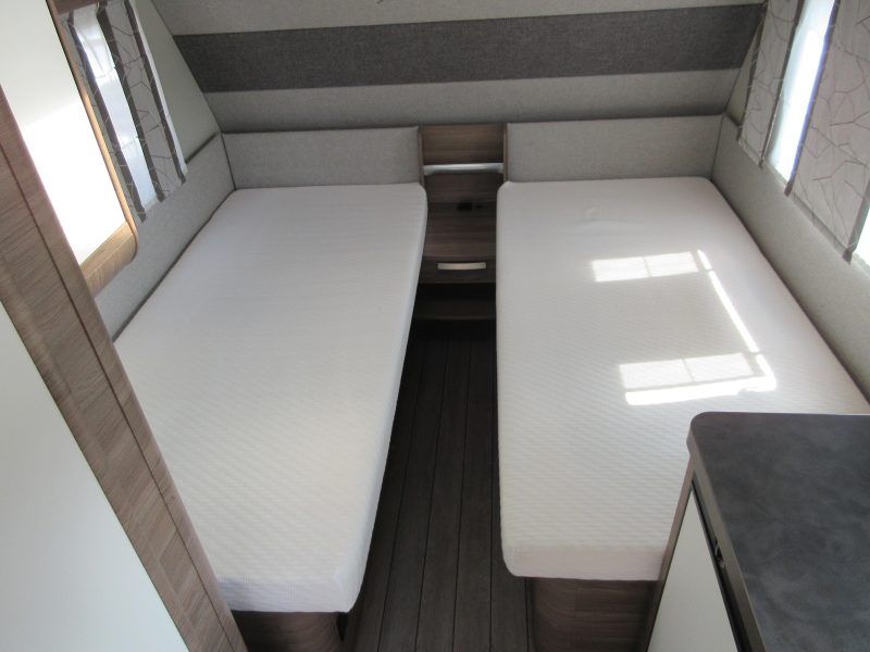 Knaus Sport Silver Selection 460 EU MET MOVER EN VASTE LUIFEL  foto: 4