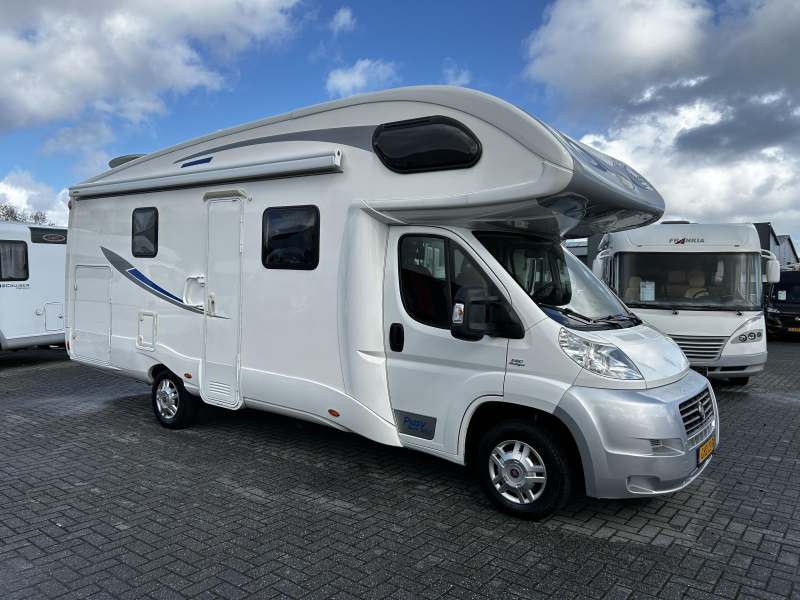 P.L.A. Camper Plasy 491 Dwarsbed/Euro-5/2013/7.2m  foto: 1