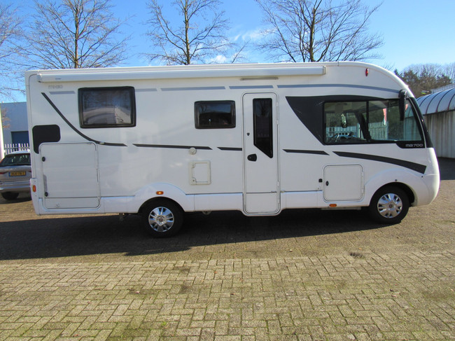 Itineo MB700 Fiat Integriert Queensbett und Hubbett Bj. 2016 Foto: 5