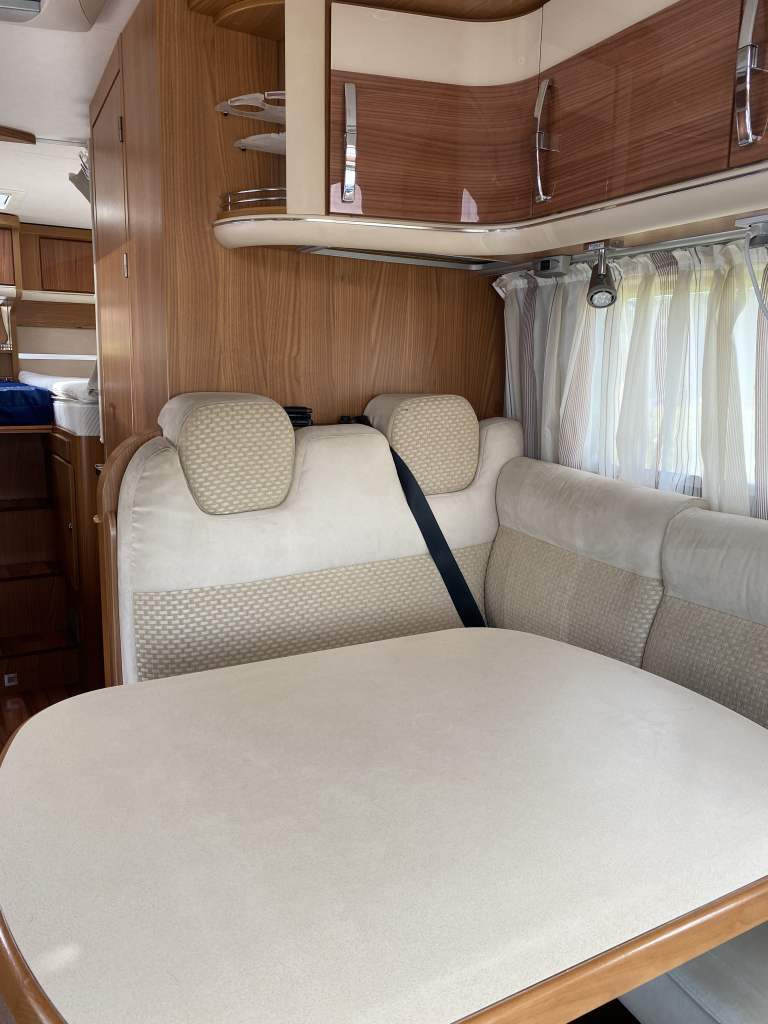 Hymer T 674 SL 2.3 MultiJet 160 CV, Semi-integral, 2 camas individuales, Aire acondicionado de motor, Antena parab&oacute;lica autom&aacute;tica, etc. A&ntilde;o 2011 Camper Centrum On the Road en Noorderringweg 4 en Marum. foto: 3