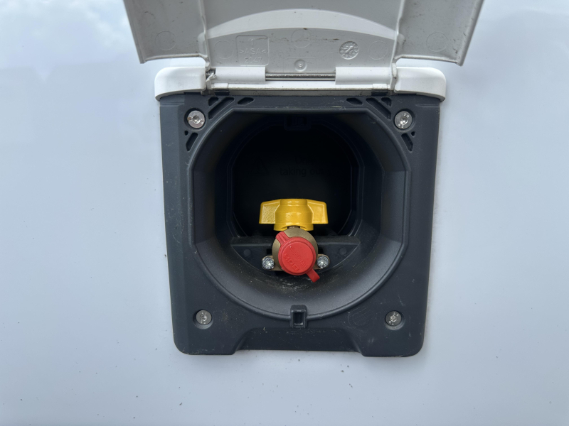 Rapido 866 F Lithium Dachklimaanlage Anh&auml;ngerkupplung Foto: 6