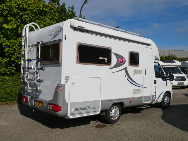 Dethleffs H 5940 Esprit, Cama francesa, Garaje foto: 19