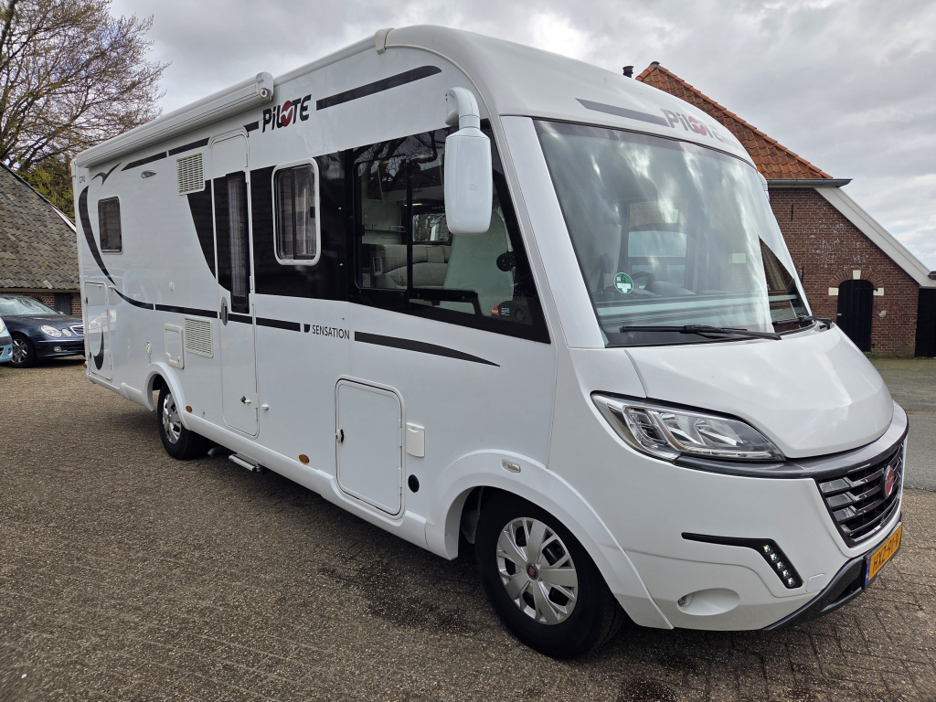 Pilote Sensation P740 Queen-Bett 2018