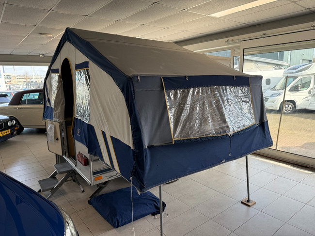 Alpenkreuzer Pennine Fiesta 2+2 Folding Caravan Awning 4 berths kitchen Awning 2011 photo: 18