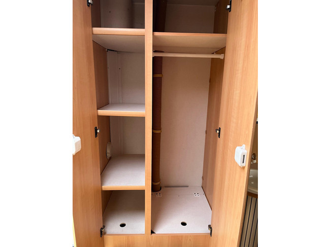 HOME-CAR Racer 45 Spirit | Franz&ouml;sisches Bett | Dinette | Fahrradtr&auml;ger vorne | Heizung | K&uuml;hlschrank | Toilette und Waschbecken Foto: 20
