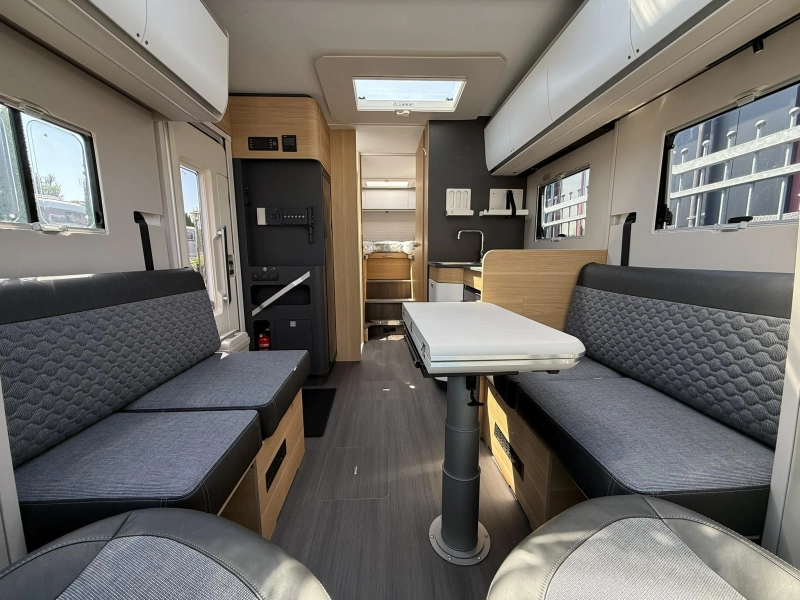 Adria Coral Plus 670 DL Face To Face  foto: 12