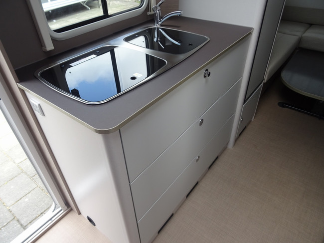 Bürstner Premio Plus 440 TK foto: 5