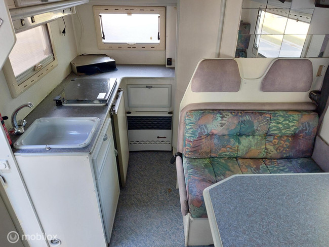 Fiat Ducato 1.9TD Frankia Mobil A520 Autocaravana compacta foto: 15
