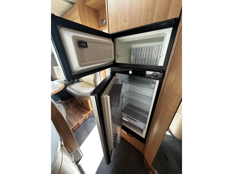 Hymer Tramp CL 698 Litio 150AH, llantas de aluminio nuevas foto: 16