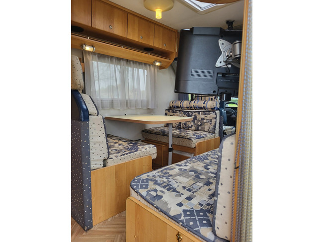 Fiat 230 2.8jtd Bürstner Top staat veel ruimte foto: 9