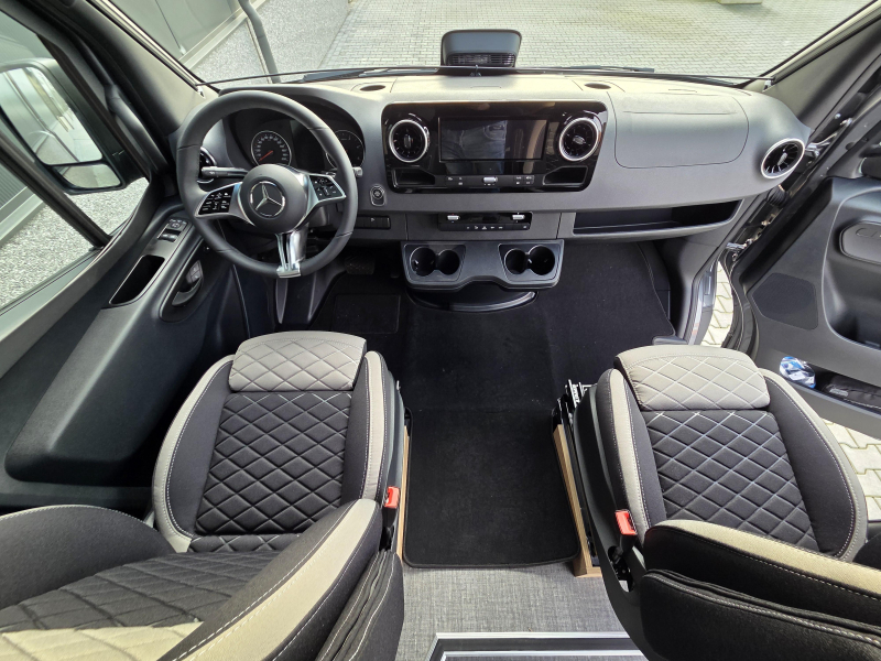Clever Aventuro 600 4x4 Mercedes  foto: 12