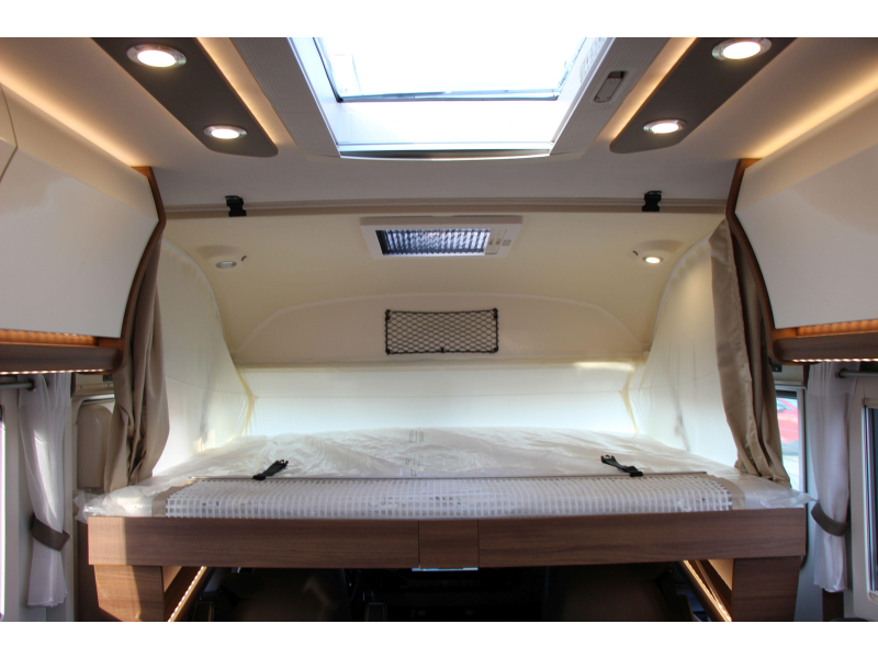 Rapido M96 Queensbed + Hefbed  foto: 44
