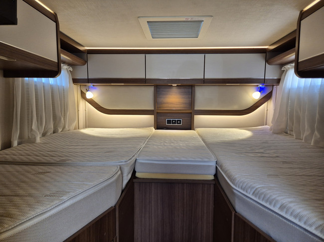 Hymer ML-T 620 163 PK AUTOMAAT 45.588 KM 4400 KG BOMVOL 12 MAANDEN GARANTIE MERCEDES SPRINTER 416 CDI LENGTEBEDDEN SOLAR 18 INCH ALUVELGEN foto: 17