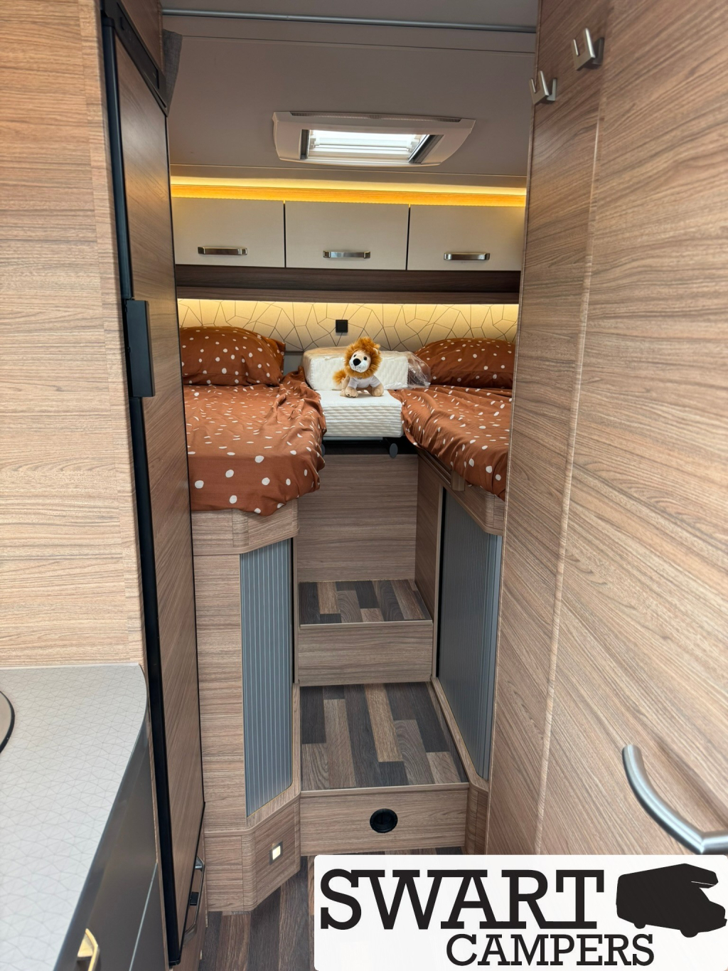 Weinsberg CaraCompact 600 MEG Edition [pepper] Automatik 180 PS L&auml;ngsbetten Foto: 16